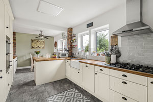 Kitchen/diner- click for photo gallery